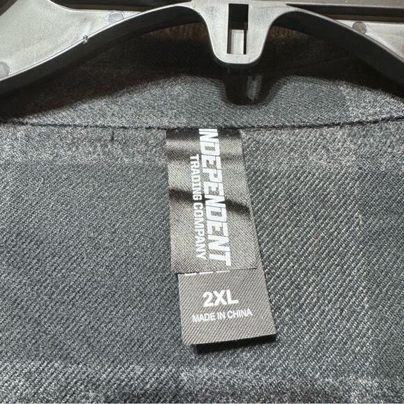 Independent Trading Co.- Black/Gray Checkered Button Down Phoenix Flannel- 2XL - Picture 3 of 8